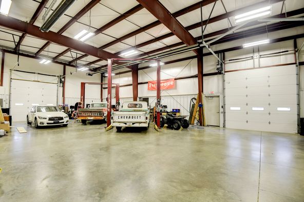 Midwest Auto Direct: 11401 Kaw Dr, Edwardsville, KS 66111